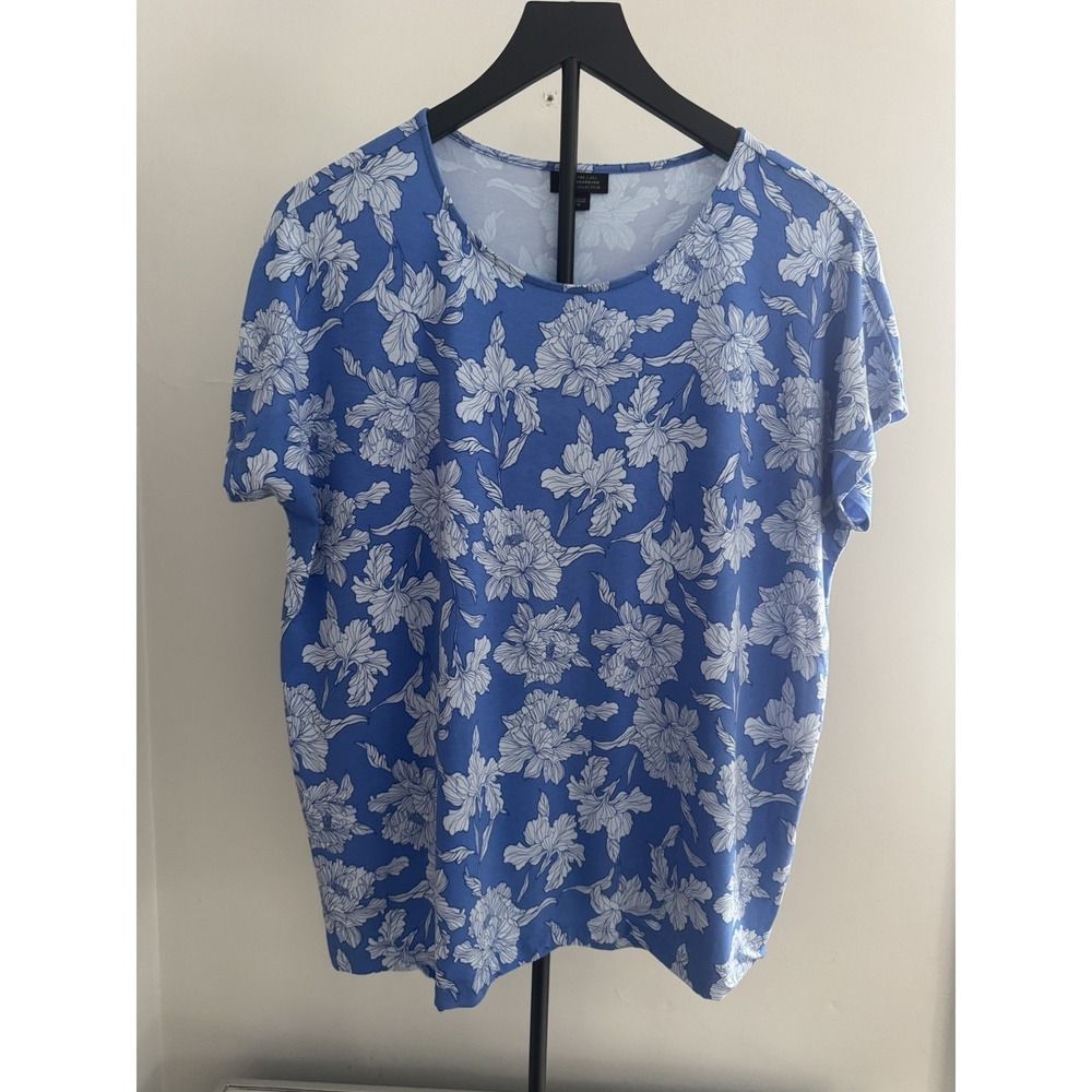 J Jill Wearever Top Womens Medium Blue Floral Stretch Ecovero Knit‎ Shirt